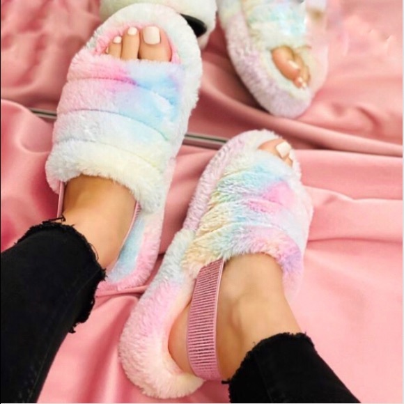 New rainbow slippers 7 left - Picture 3 of 9